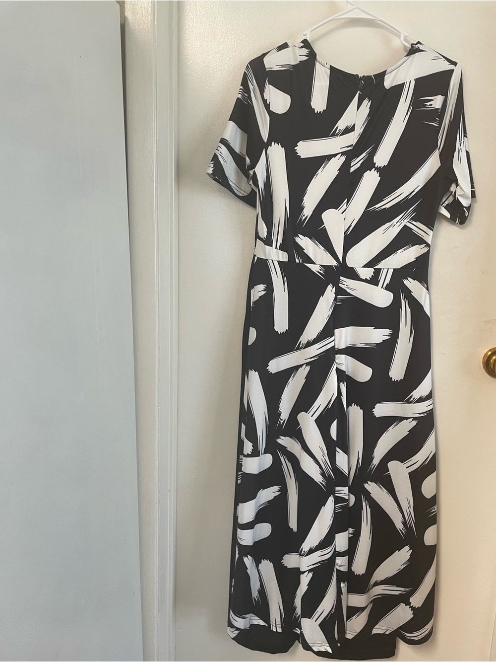 Black & White Brushstroke Midi Dress - Elegant Contrast - Picture 2 of 7